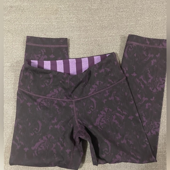 Lululemon Wunder Under Crop - Picture 3 of 5